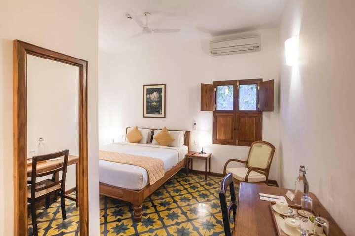Room 2 of 20
