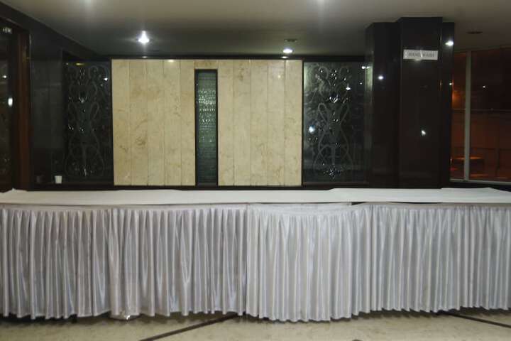 Ballroom/Hall 38 of 57
