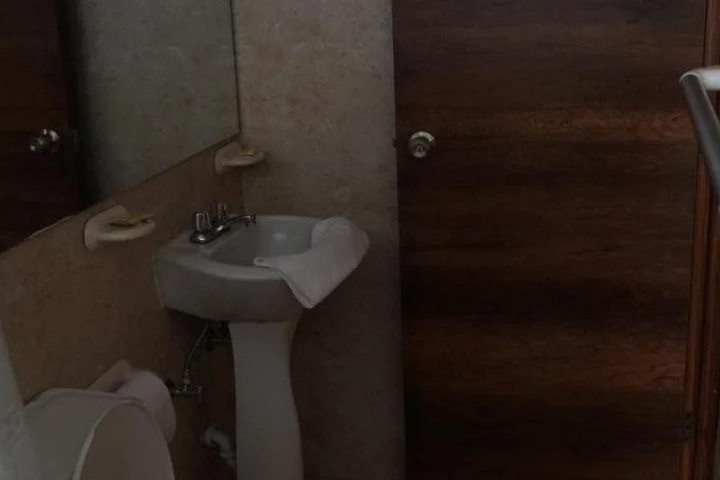 Room 9 of 26