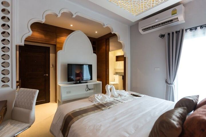Room 3 of 87