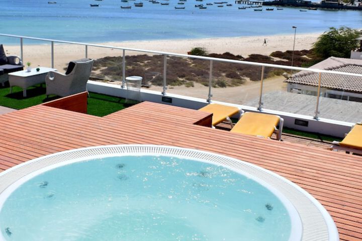 Sundeck 46 of 47