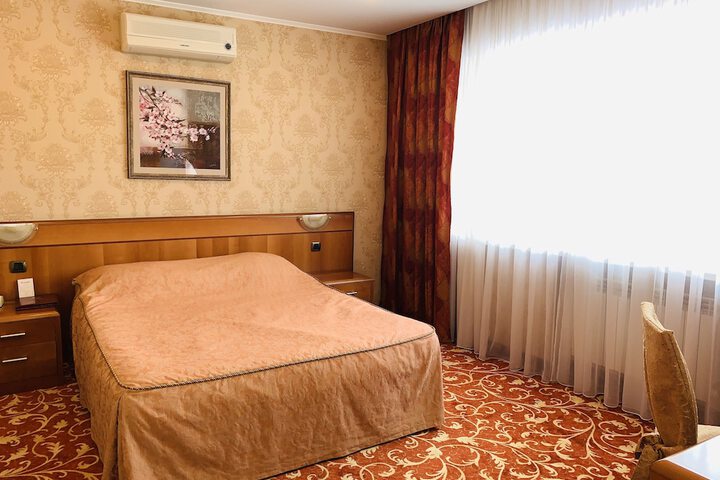 Room 12 of 61
