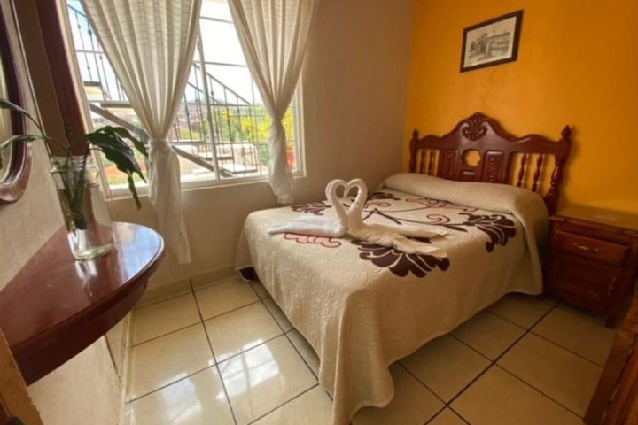 Room 4 of 33