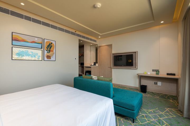 Room 14 of 95