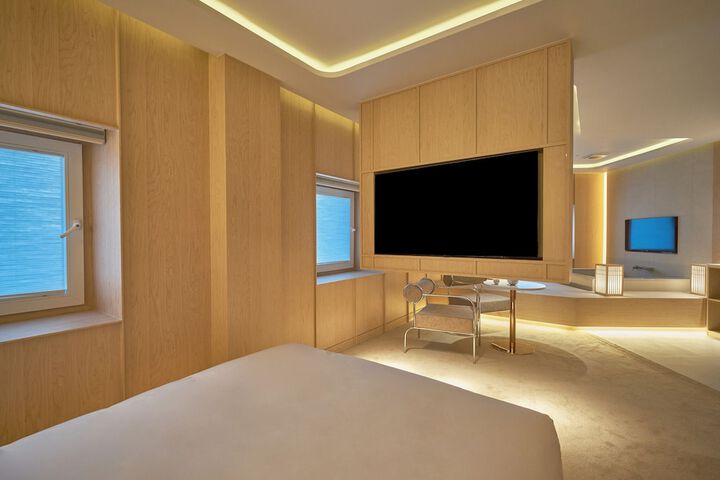 Room 73 of 142