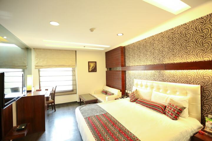 Room 6 of 51