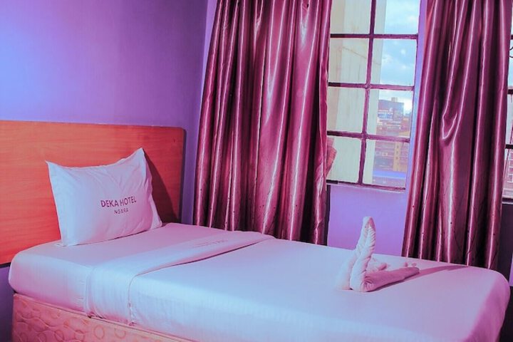 Room 7 of 14