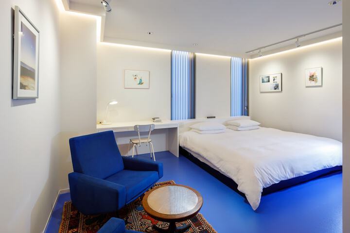 Room 27 of 89