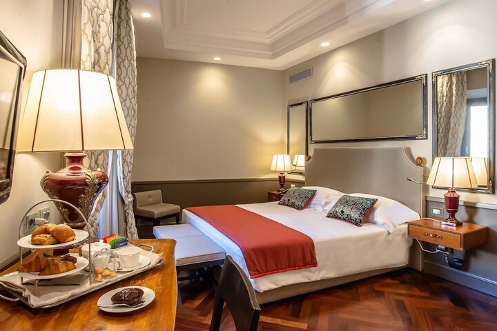 Room 43 of 78