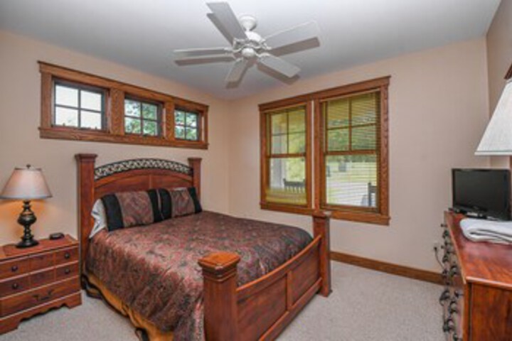 Room 28 of 41