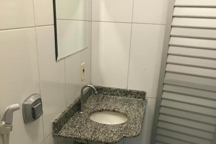 Room 18 of 28