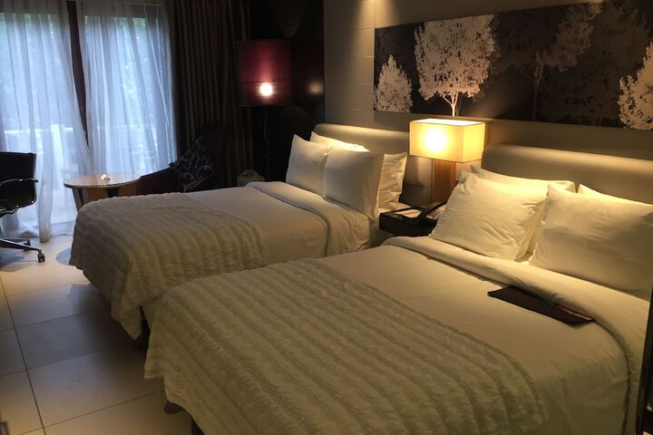 Room 9 of 68