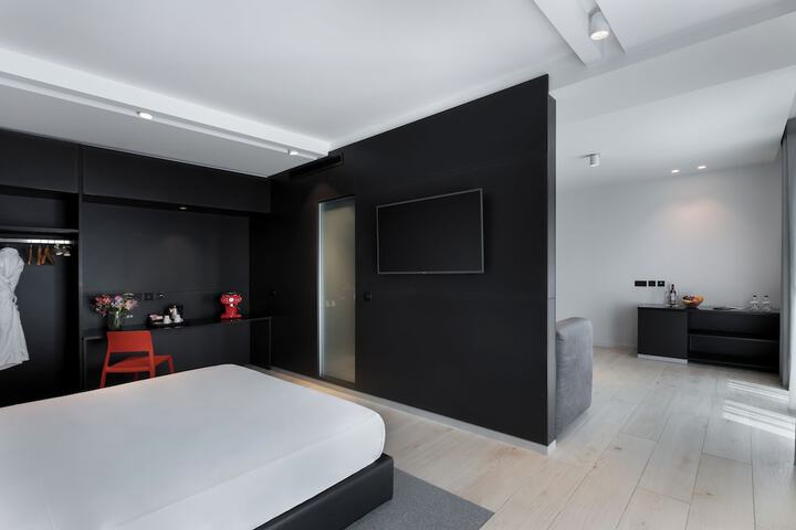 Room 32 of 127