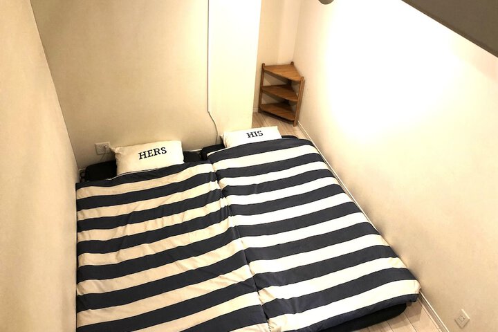 Room 31 of 143