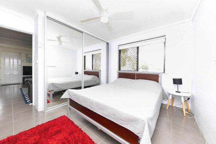 Room 2 of 8