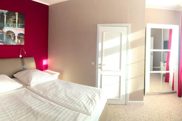 Room 21 of 49