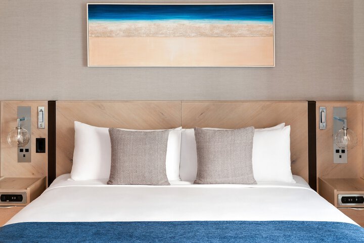 Room 8 of 40