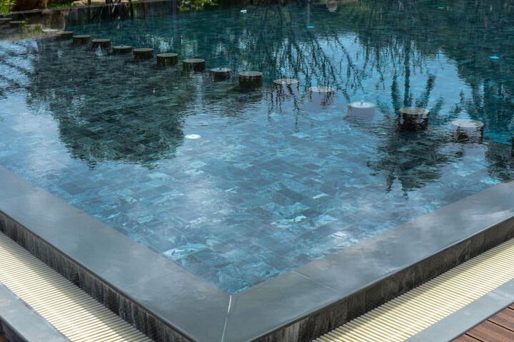 Pool Hotel