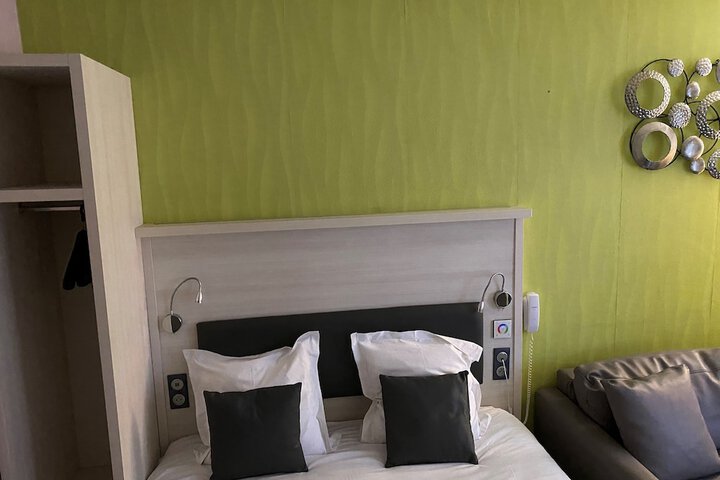 Room 25 of 53