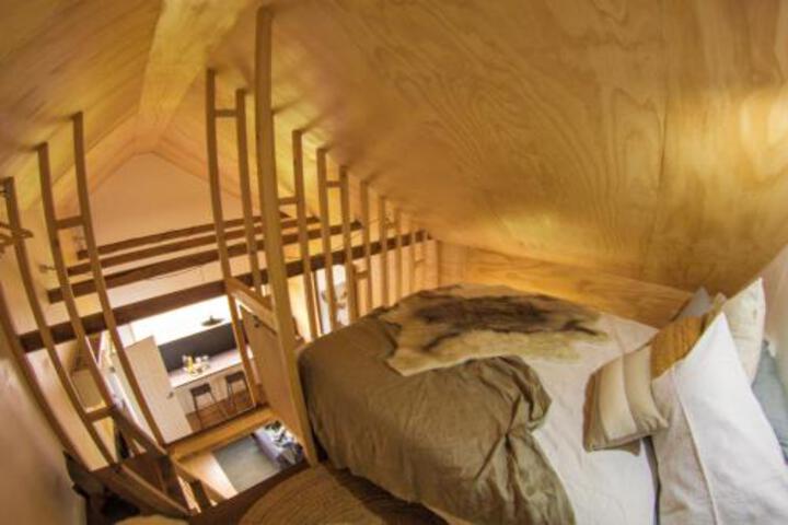 Room 42 of 62
