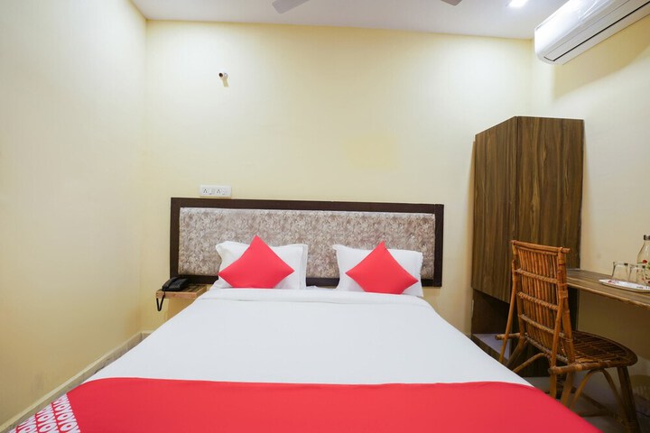 Room 10 of 23