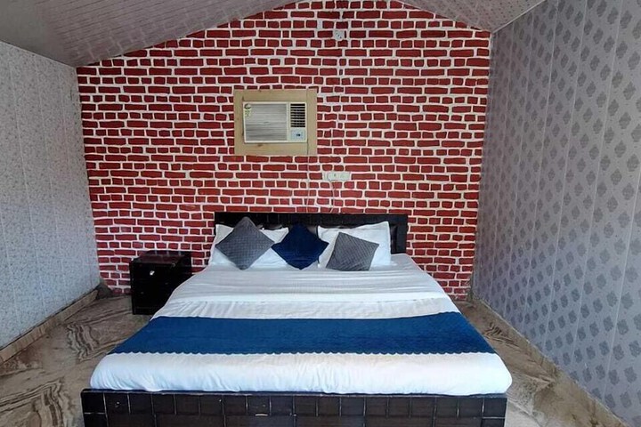 Room 5 of 28