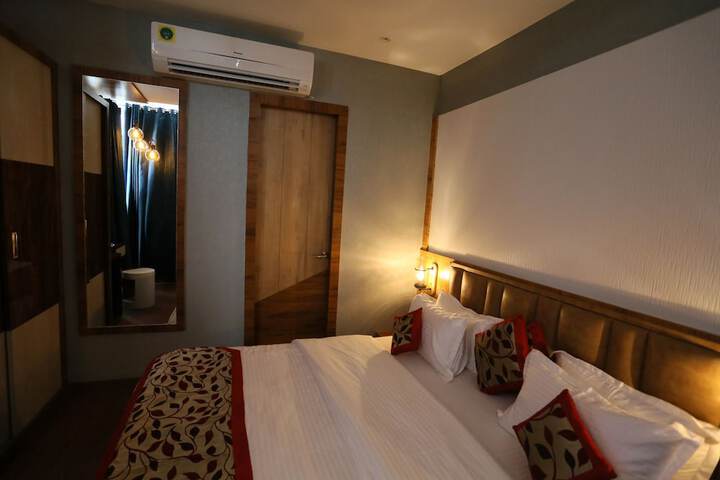 Room 28 of 85