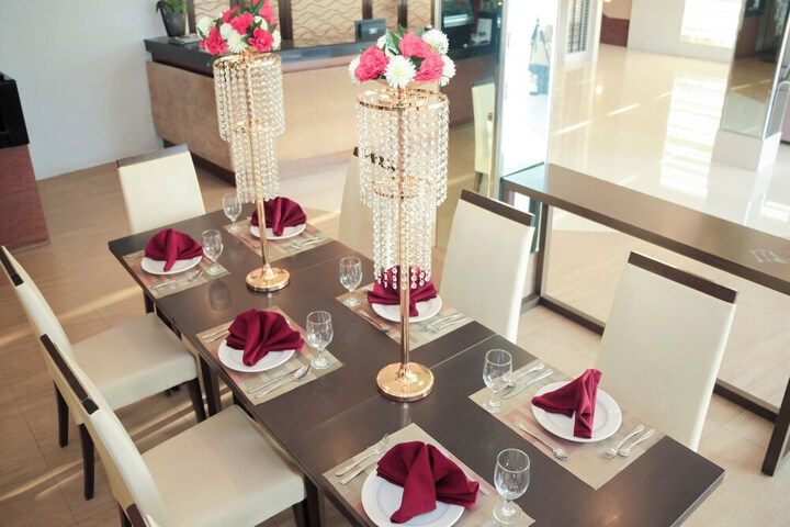 Dining 55 of 73