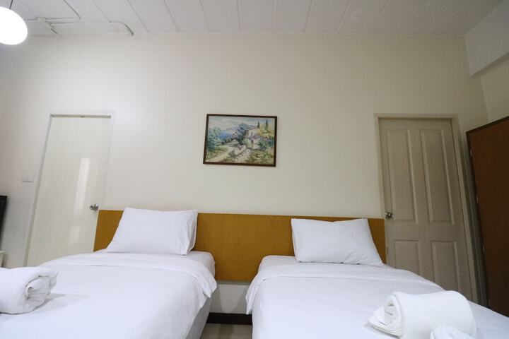 Room 50 of 87