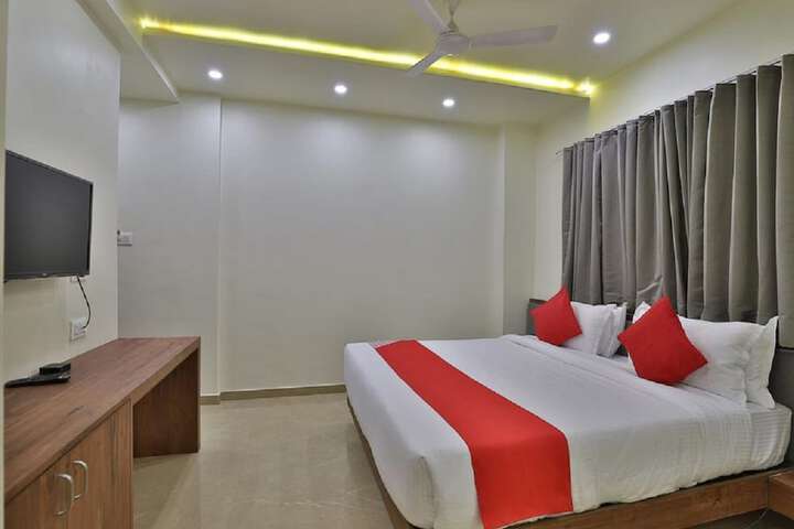 Room 2 of 16