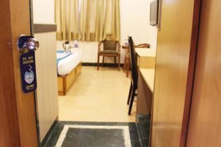 Room 13 of 26