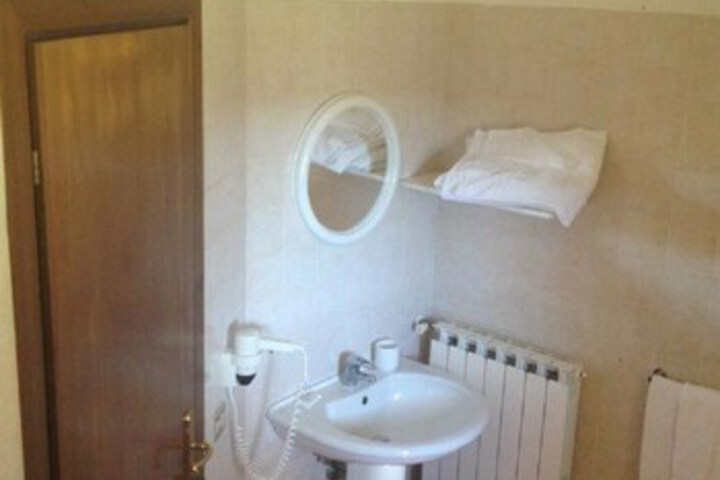 Room 2 of 11