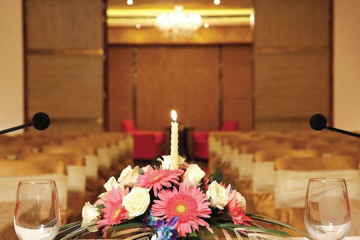 Ballroom/Hall 85 of 113