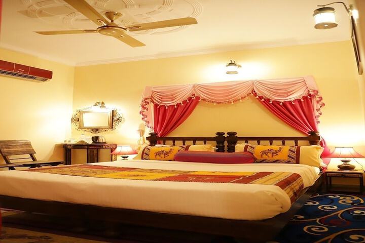 Room 16 of 84