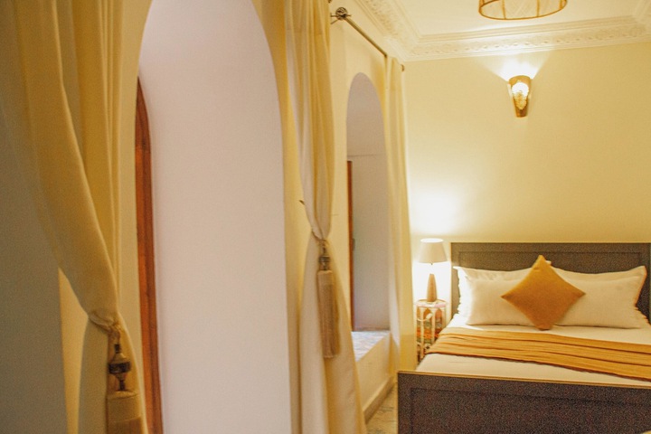 Room 15 of 42