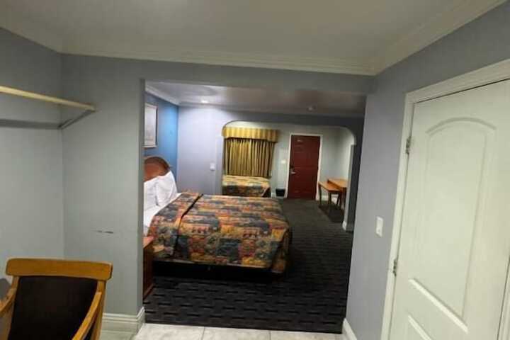 Room 12 of 36