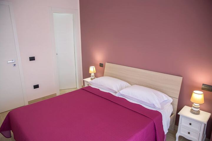 Room 6 of 73