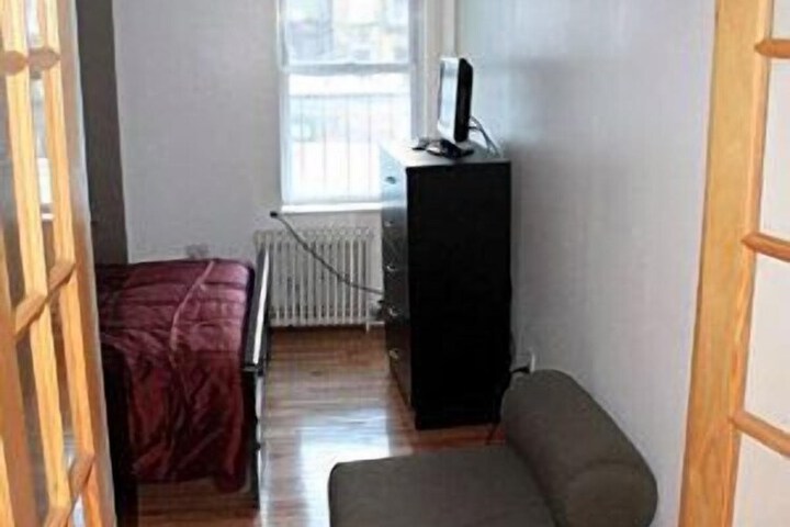 Room 5 of 19