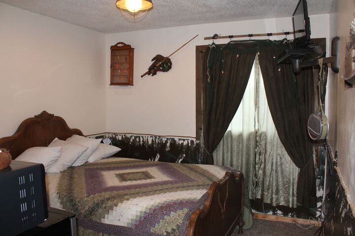 Room 53 of 94