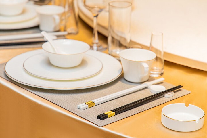 Dining 40 of 45
