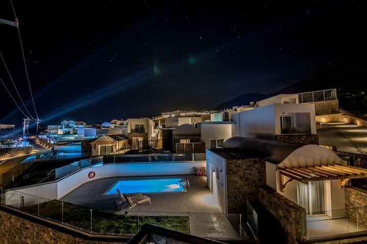 Pool Hotel