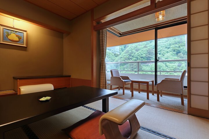 Room 7 of 123