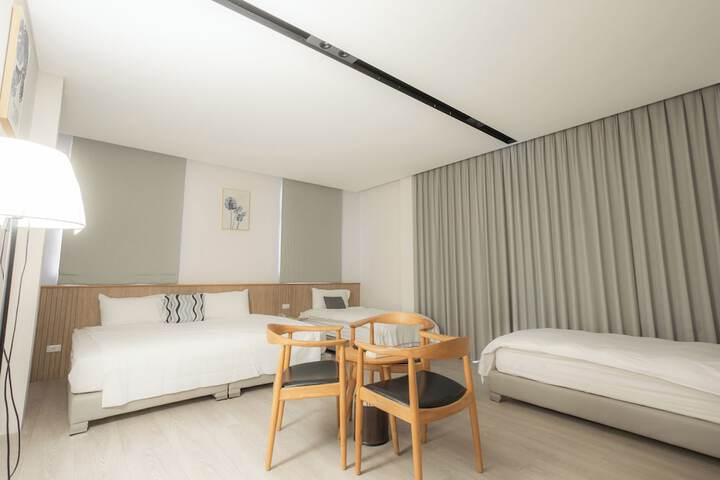 Room 25 of 44