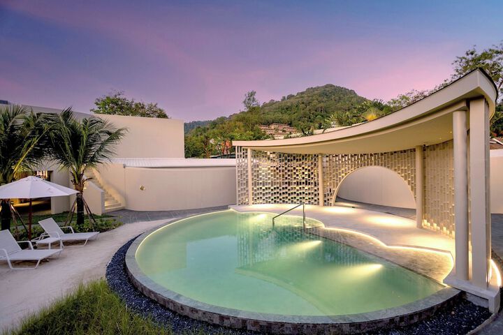 Pool 74 of 131