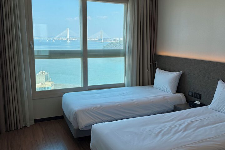 Room 12 of 46