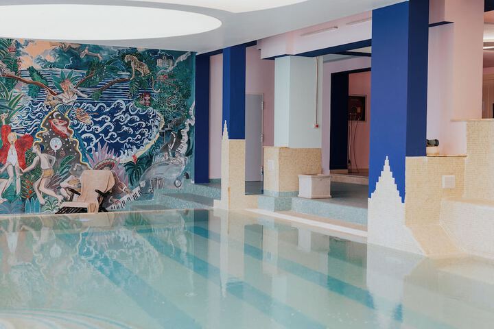 Pools & Facilities