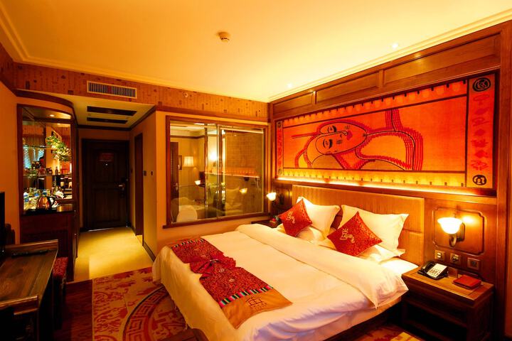 Room 13 of 28