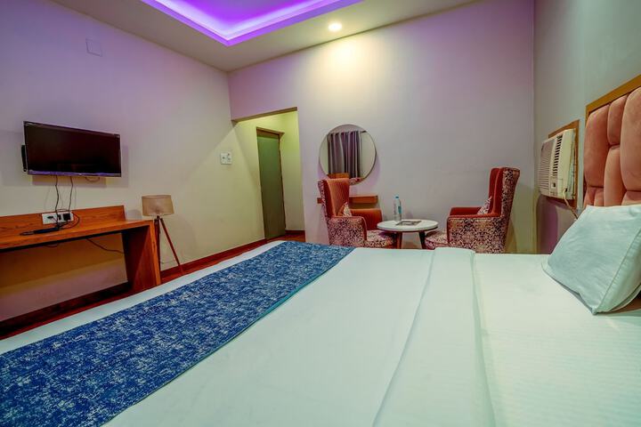 Room 8 of 13