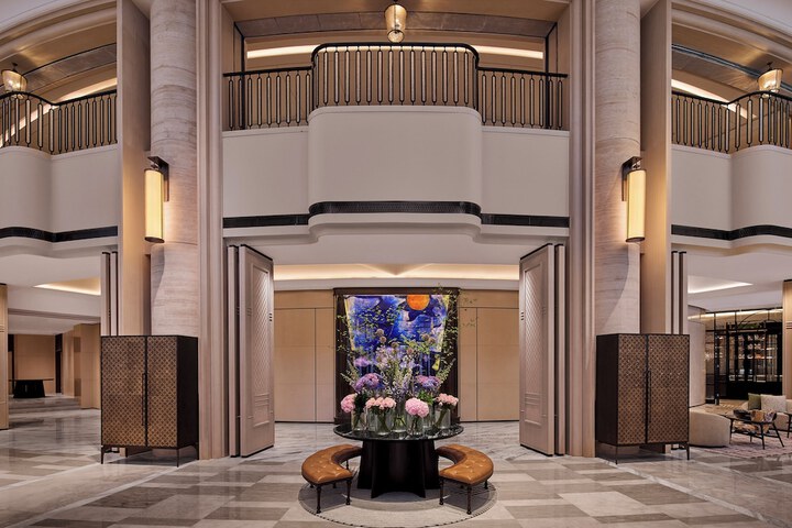 Entrance & Lobby