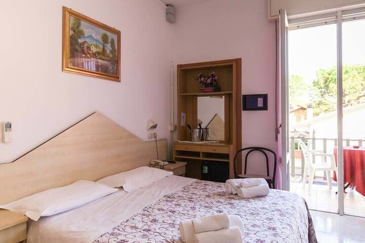 Room 6 of 58